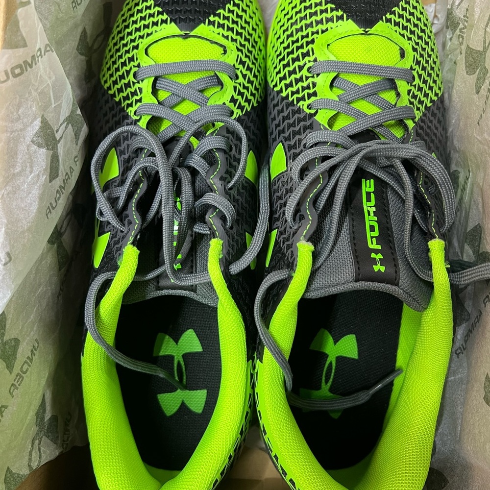 Under armour size 8
